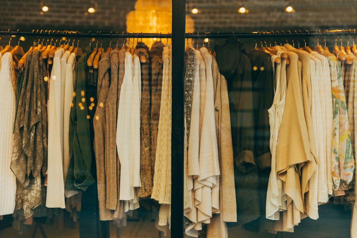 Clothes Hangers & Retail Garment Hangers from ASEAN: Manufacturing and Export Guide (2026)